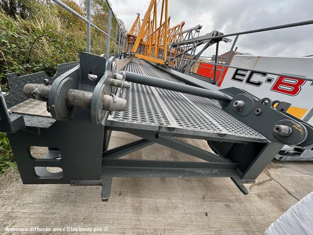 Photo LIEBHERR 340 EC-B 16  image 4/7
