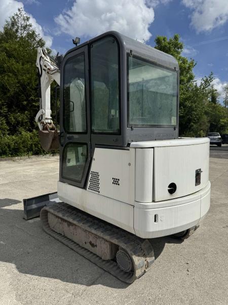 Excavadora Bobcat 325