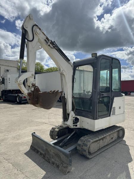 Excavadora Bobcat 325