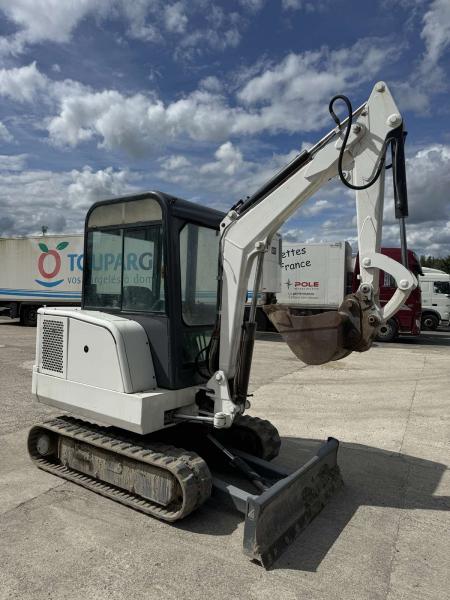 Excavadora Bobcat 325