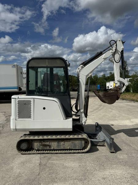 Excavadora Bobcat 325