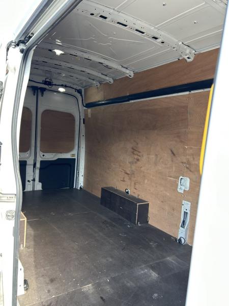 samochód dostawczy Ford Transit