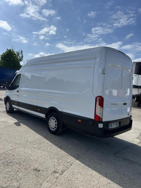 samochód dostawczy Ford Transit