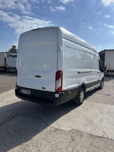 samochód dostawczy Ford Transit