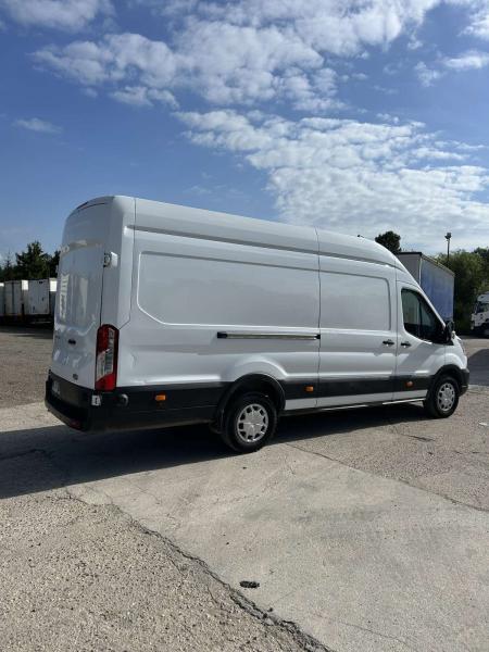 samochód dostawczy Ford Transit