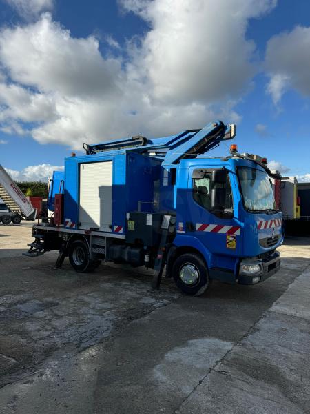 vrachtwagen Renault Midlum 180
