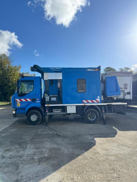 vrachtwagen Renault Midlum 180