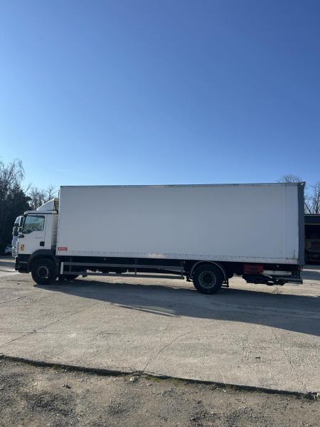 vrachtwagen MAN TGM 18.250