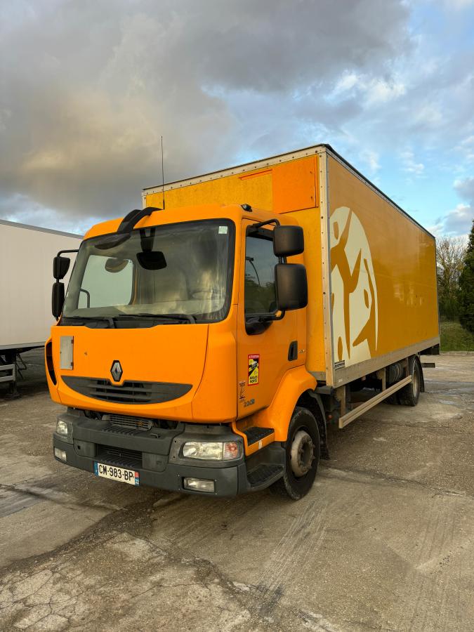 Truck Renault Midlum 220