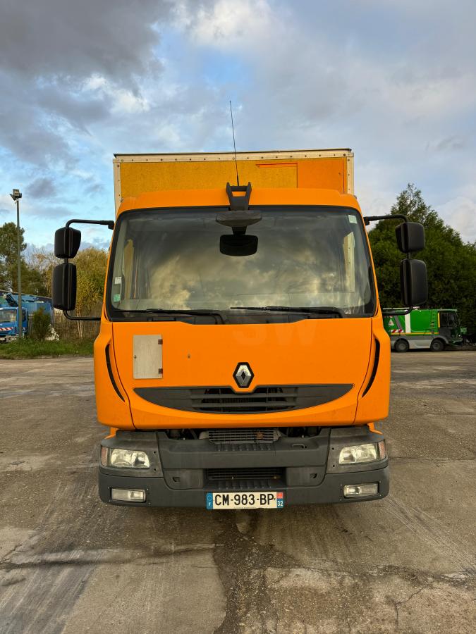 Truck Renault Midlum 220