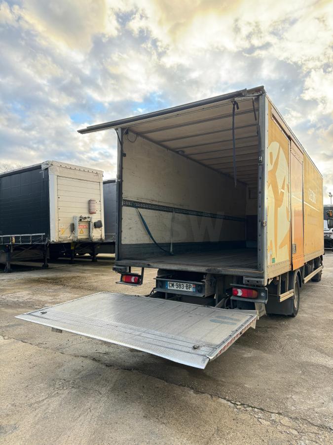 Truck Renault Midlum 220