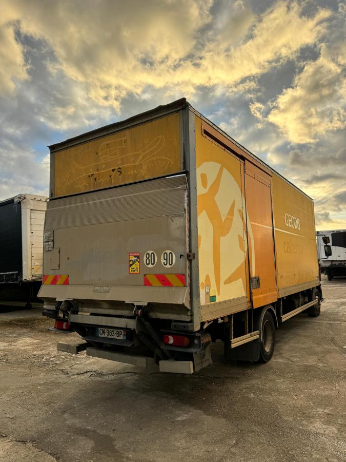 Truck Renault Midlum 220