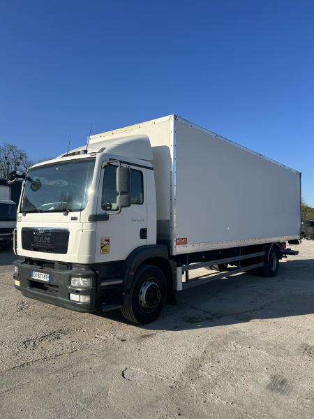 vrachtwagen MAN TGM 18.250