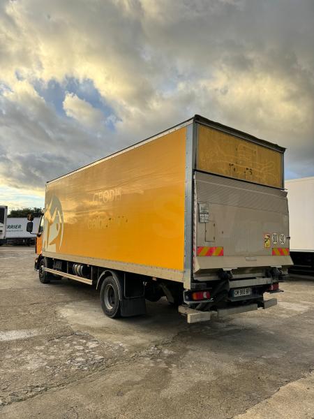 vrachtwagen Renault Midlum 220