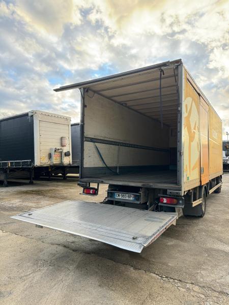 vrachtwagen Renault Midlum 220