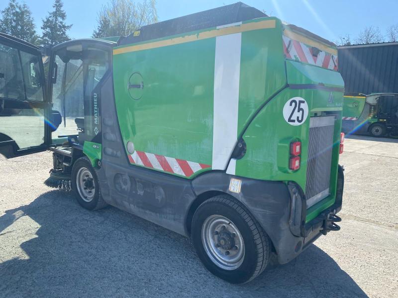 Road network trucks Mathieu Azura