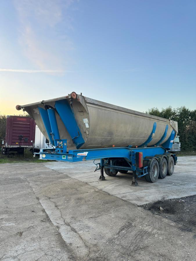 Semi-trailer Benalu Non spécifié