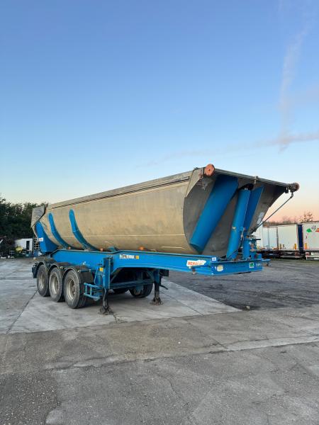 Semi-trailer Benalu Non spécifié