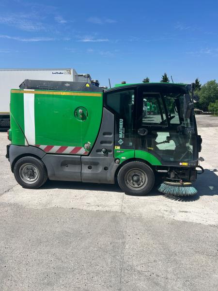 Road network trucks Mathieu Azura