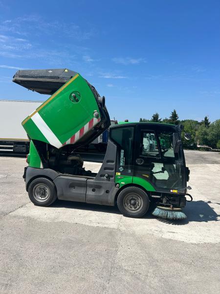 Road network trucks Mathieu Azura