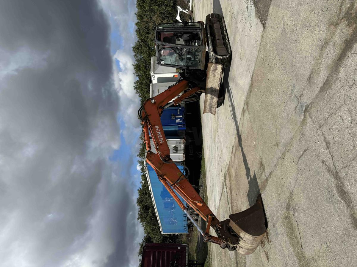 Excavator Hitachi ZX85USB-5A