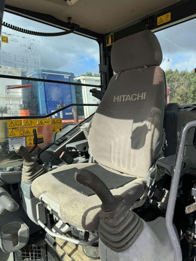 Excavator Hitachi ZX85USB-5A