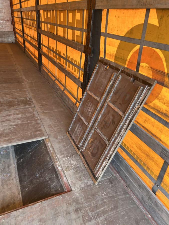Semi-remorque SCHWARTZMULLER PORTE BOBINES PORTE BOBINES
