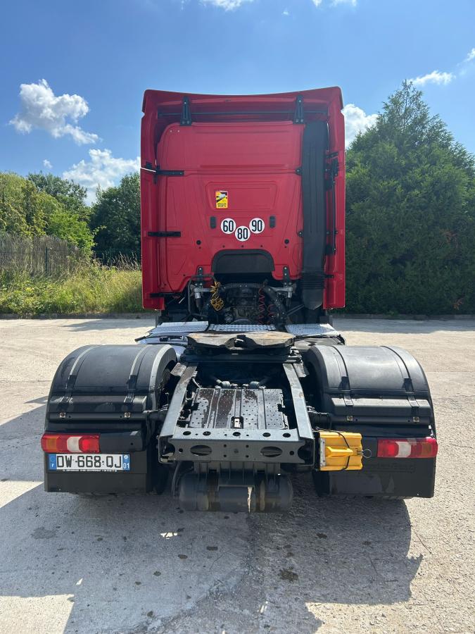 Tracteur Mercedes Actros 1845