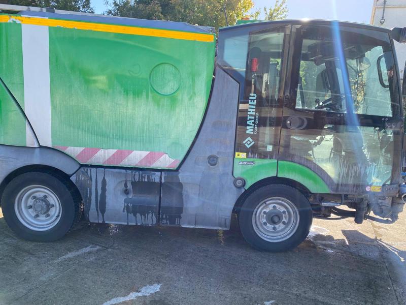 Strassenreiniger Mathieu Azura