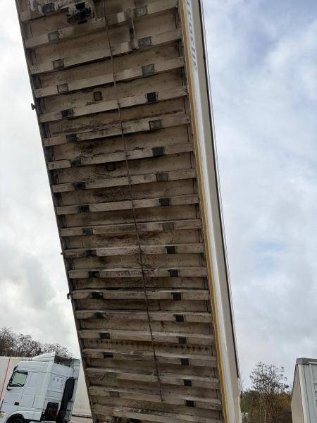 Semi-remorque Benalu Non spécifié