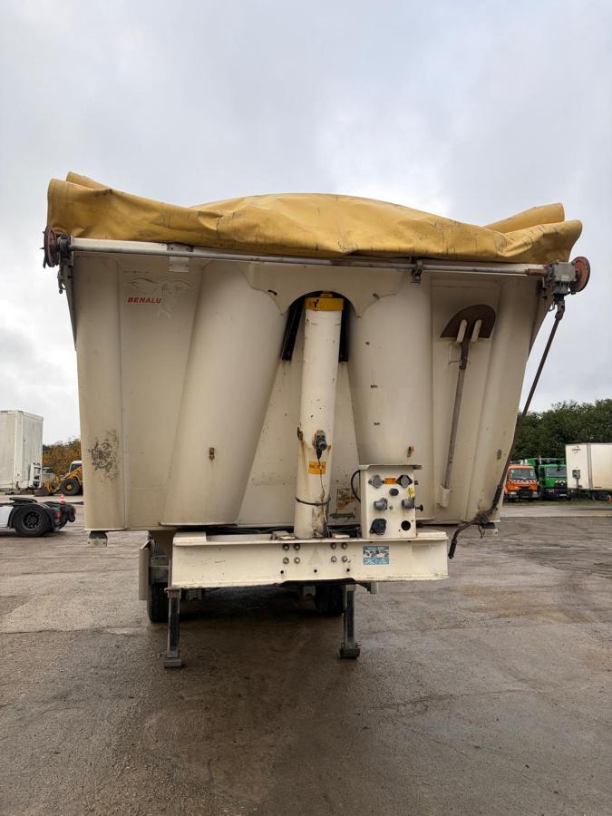 Semi-remorque Benalu Non spécifié