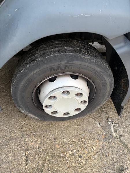 Camion Renault D-Series 240.12