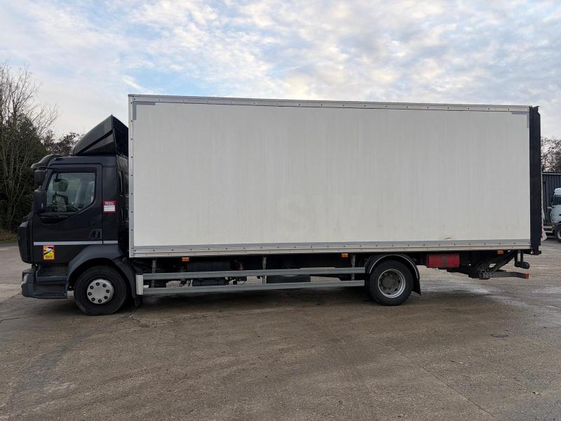 Camion Renault D-Series 240.12