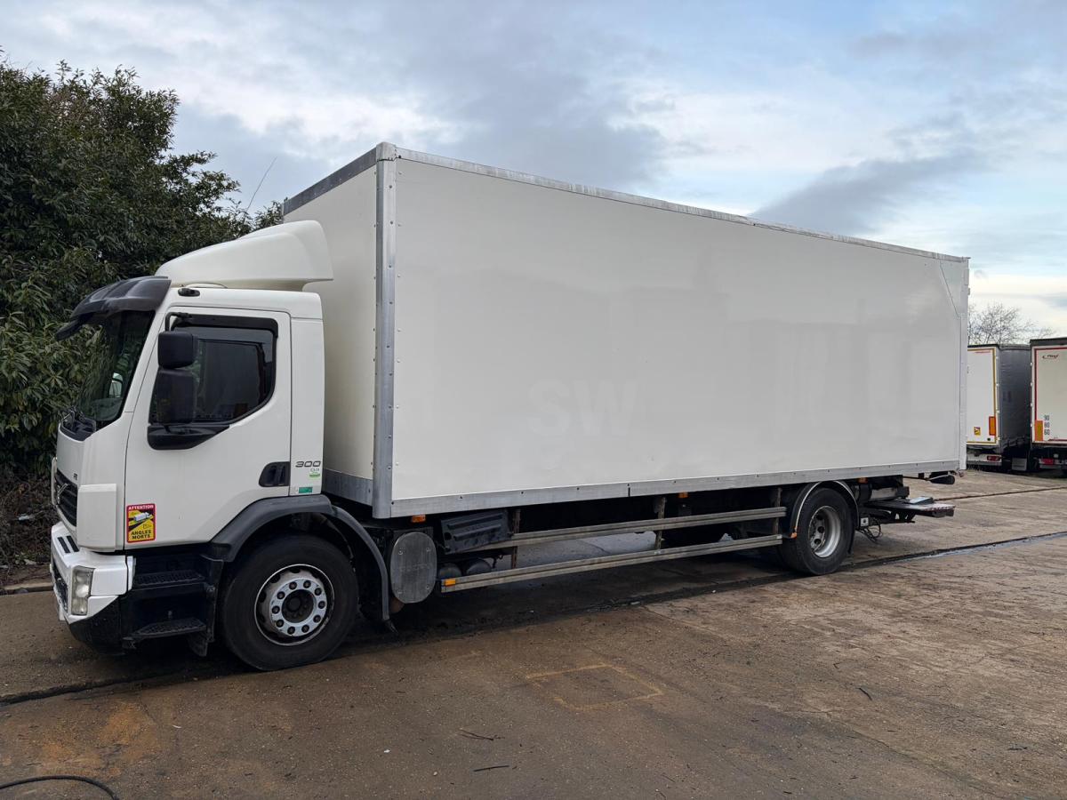 Truck Volvo FE 300