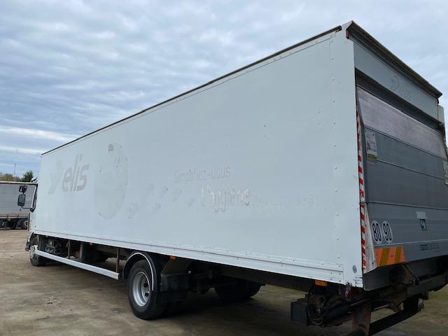 Camion Renault Midlum 180