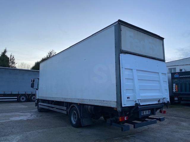 Camion Renault Midlum 180