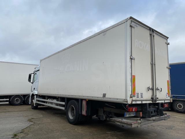 Camion Mercedes Actros