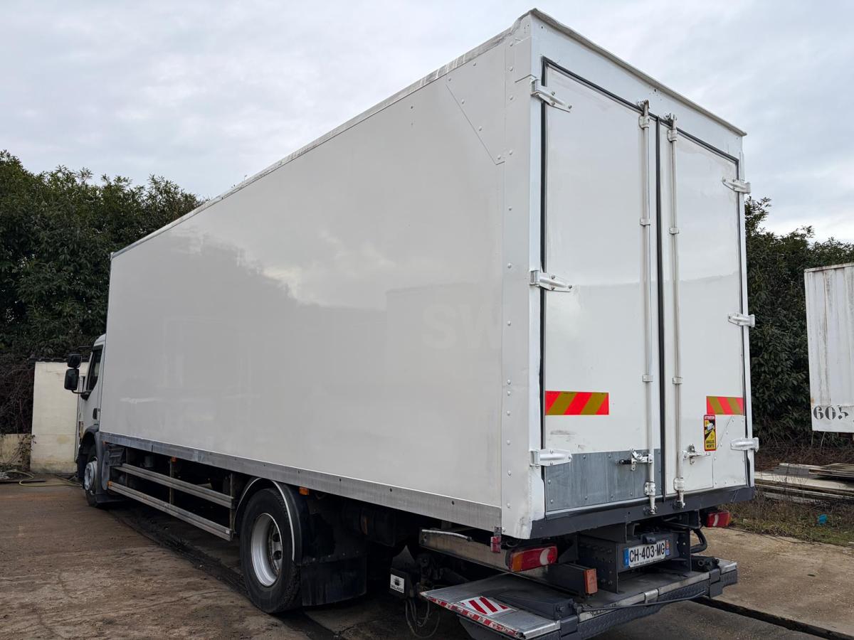 Camión Volvo FE 300