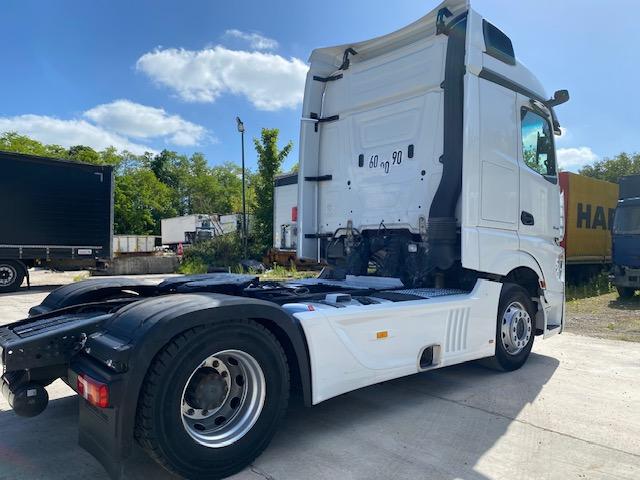 Cabeza tractora Mercedes Actros 1846