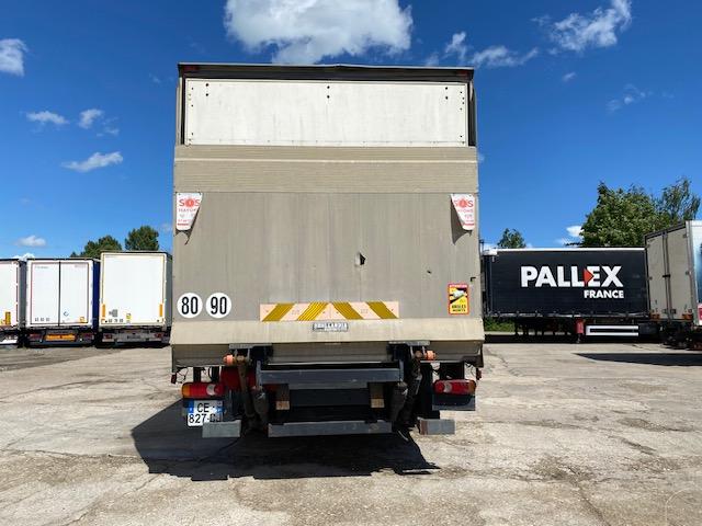 Camion Renault Midlum 220