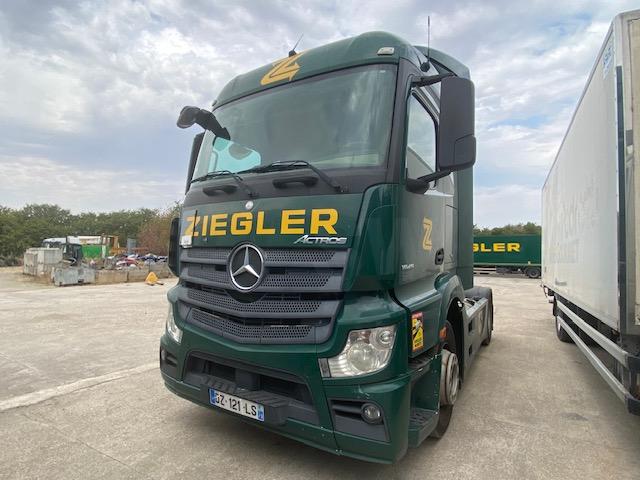 Tracteur Mercedes Actros 1845
