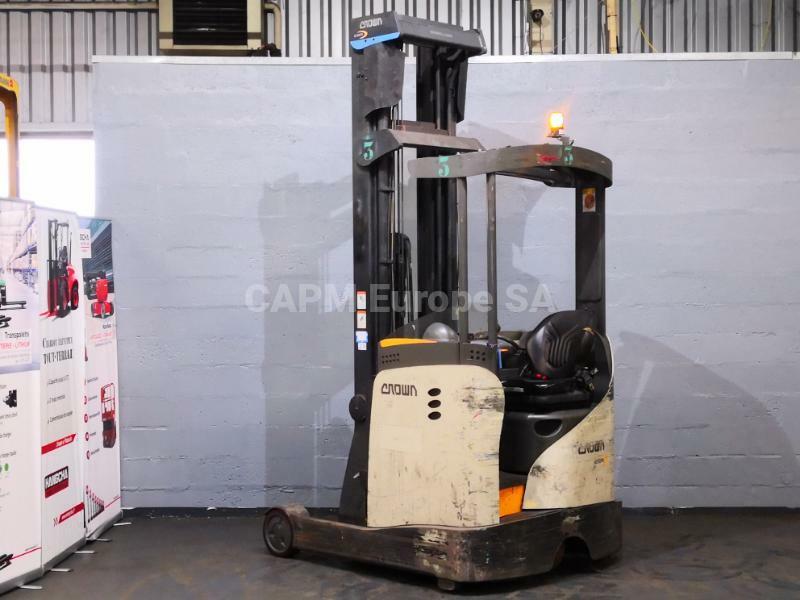 Carrello elevatore retrattile Crown ESR5000-1.4