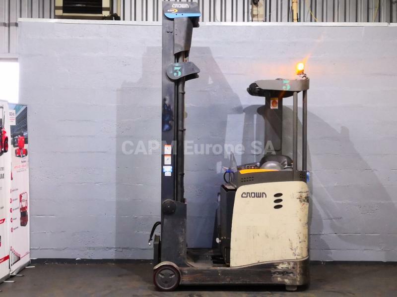Carrello elevatore retrattile Crown ESR5000-1.4