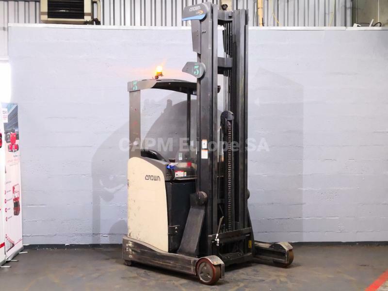 Carrello elevatore retrattile Crown ESR5000-1.4