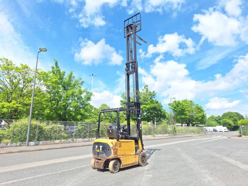 Wózek widłowy Caterpillar EP25KP