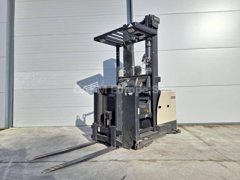 Order picker Crown SP3522-1.0