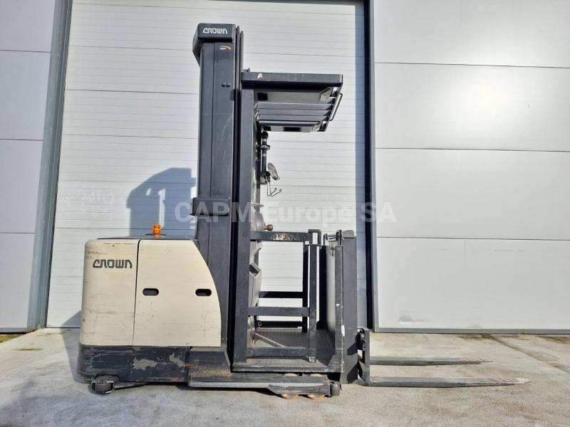 Order picker Crown SP3522-1.0