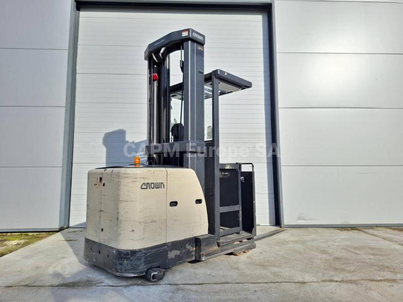 Order picker Crown SP3522-1.0