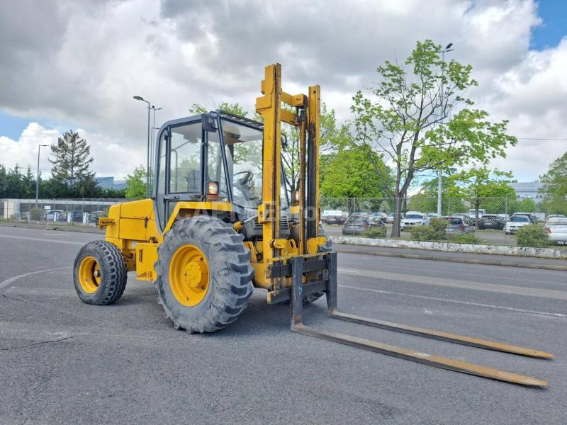 Wózek terenowy Jcb 930-2