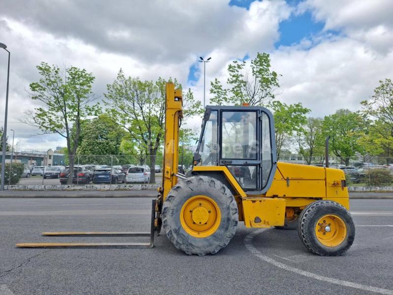 Wózek terenowy Jcb 930-2